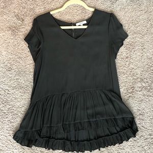 Ro & De Blouse with Ruffle Hem (Size M)